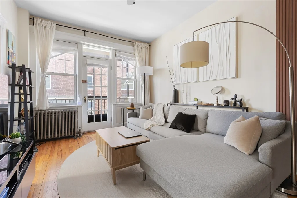 242 S Huntington Ave, Jamaica Plain