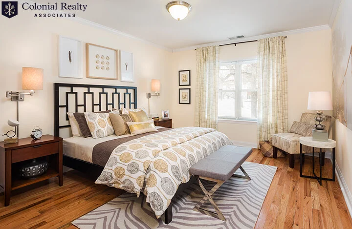 136 Thornton Rd, Chestnut Hill
