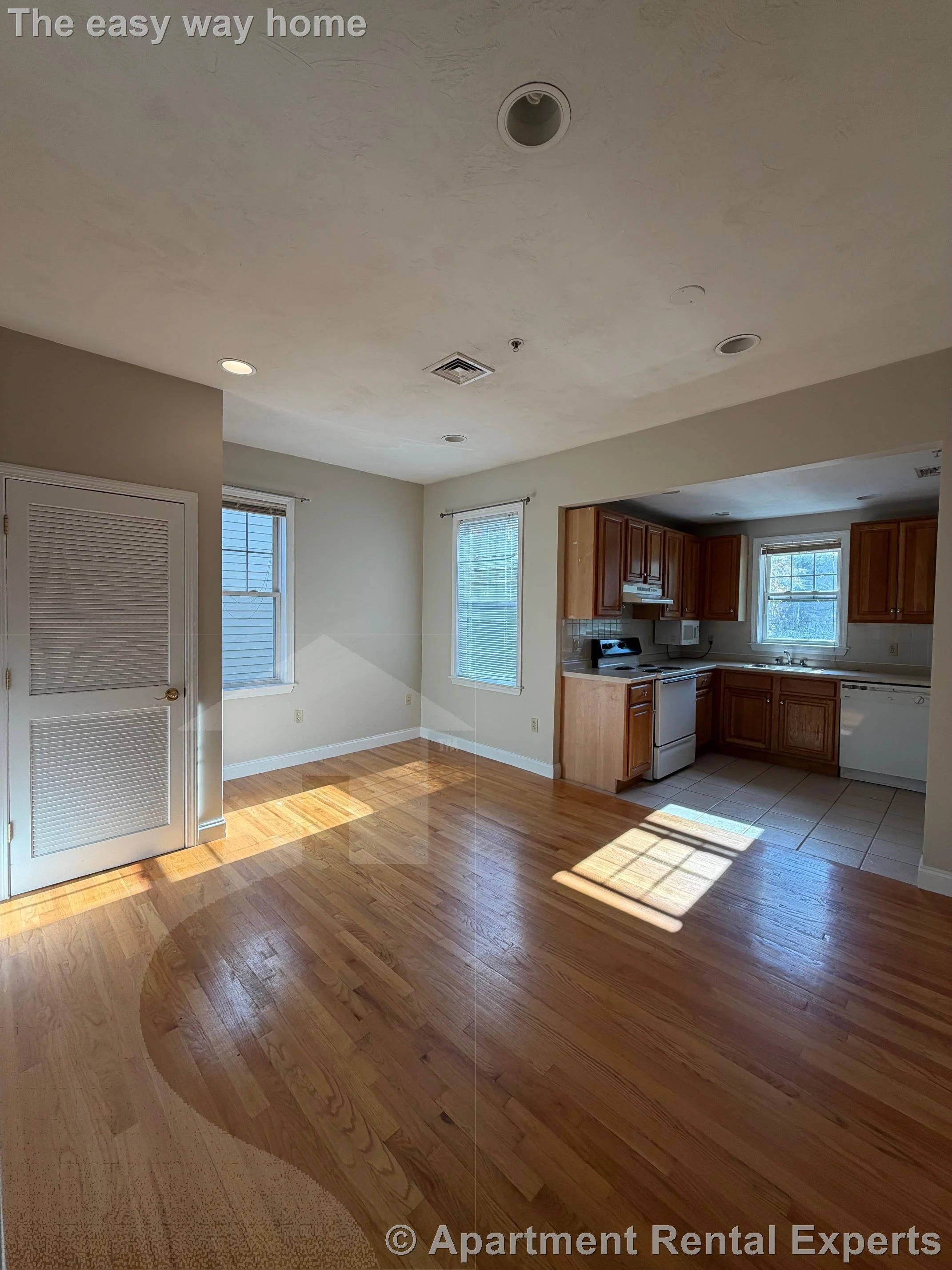 466 Green St, Central Square