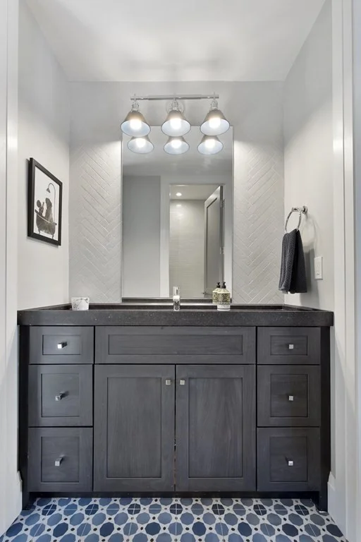 719 E 2nd St, South Boston