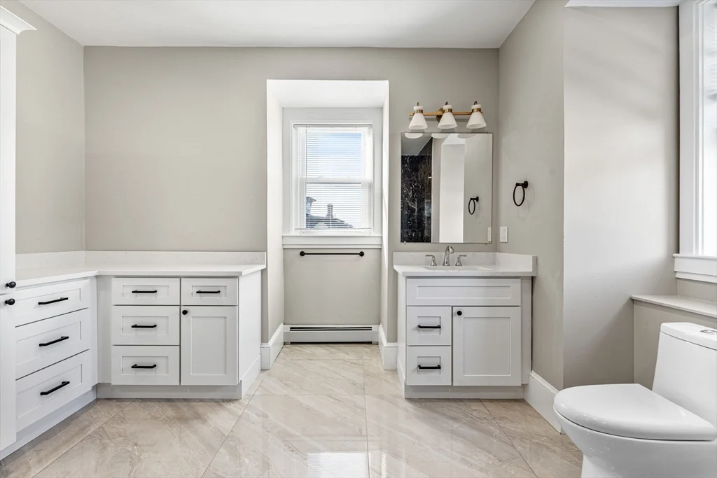 62 Chestnut St, Saugus