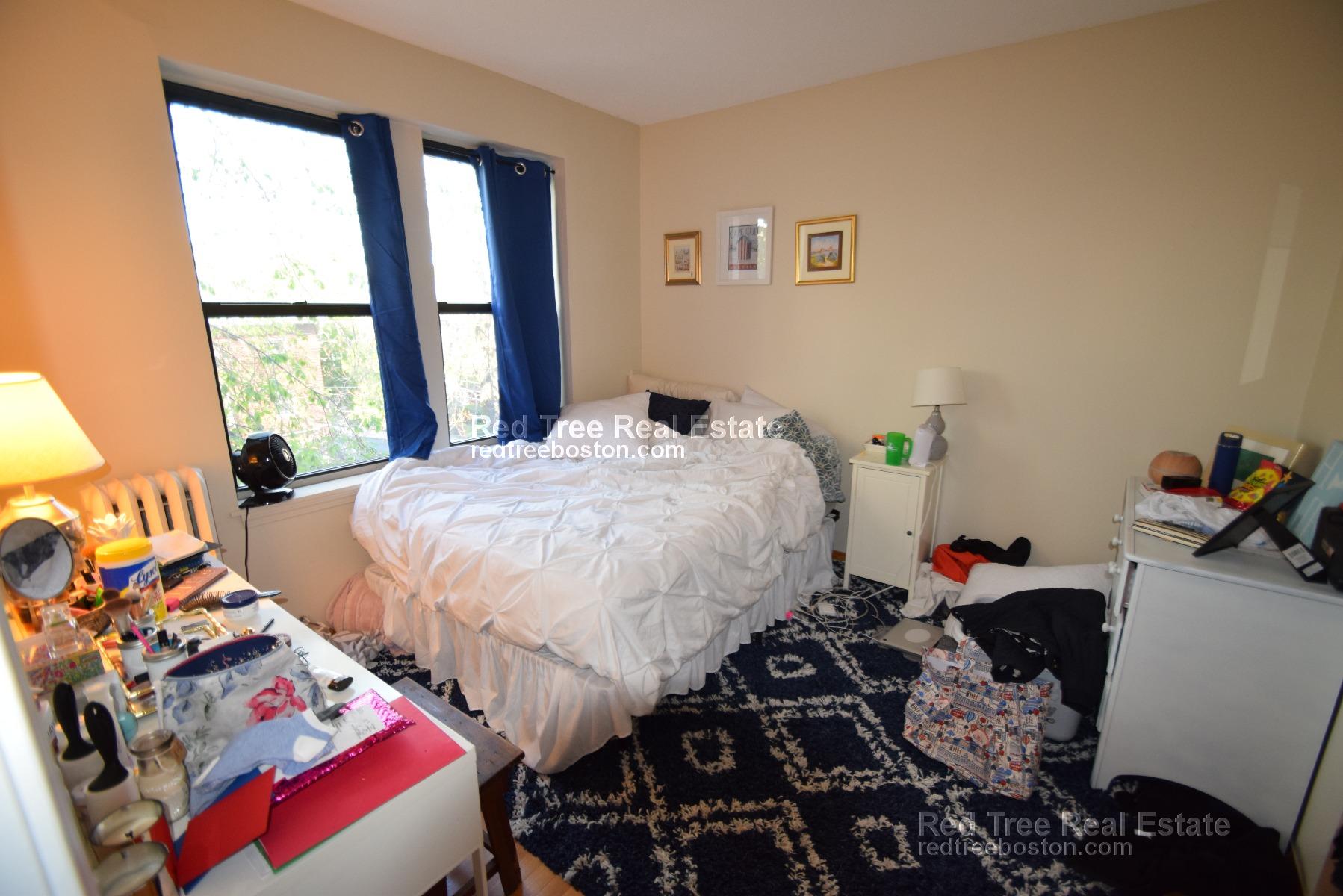 317 Summit Ave, Brighton