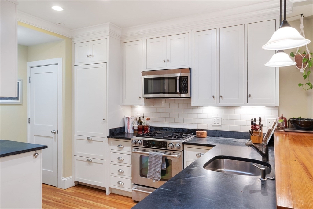 21 Cumberland St, Boston