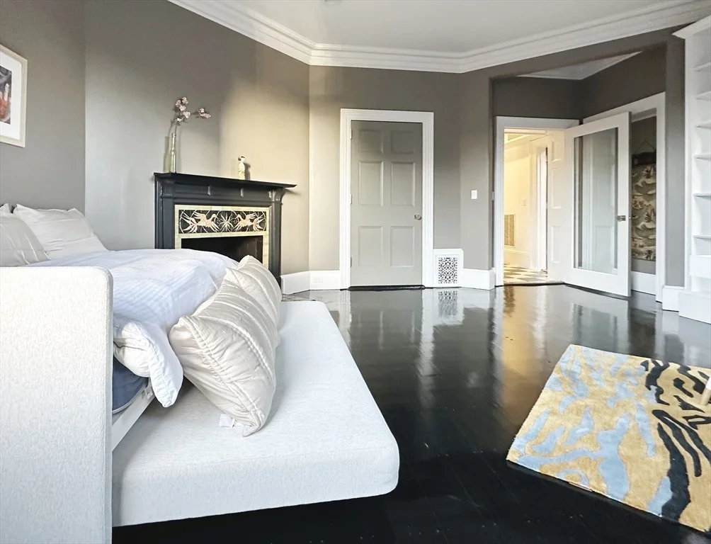 17 Gloucester St, Back Bay