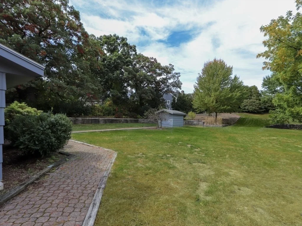 83 Joseph Rd, Saxonville