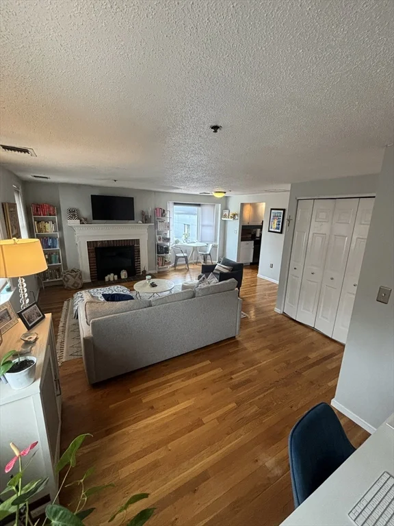 19 Main St, Charlestown