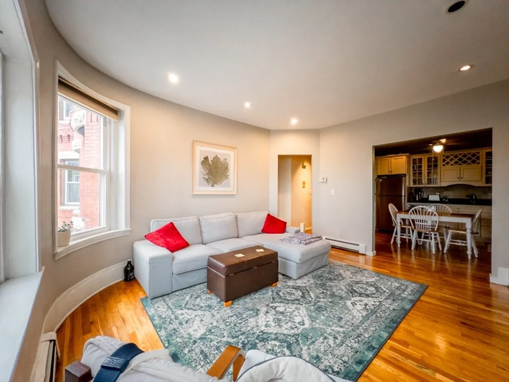 122 Day St, Jamaica Plain