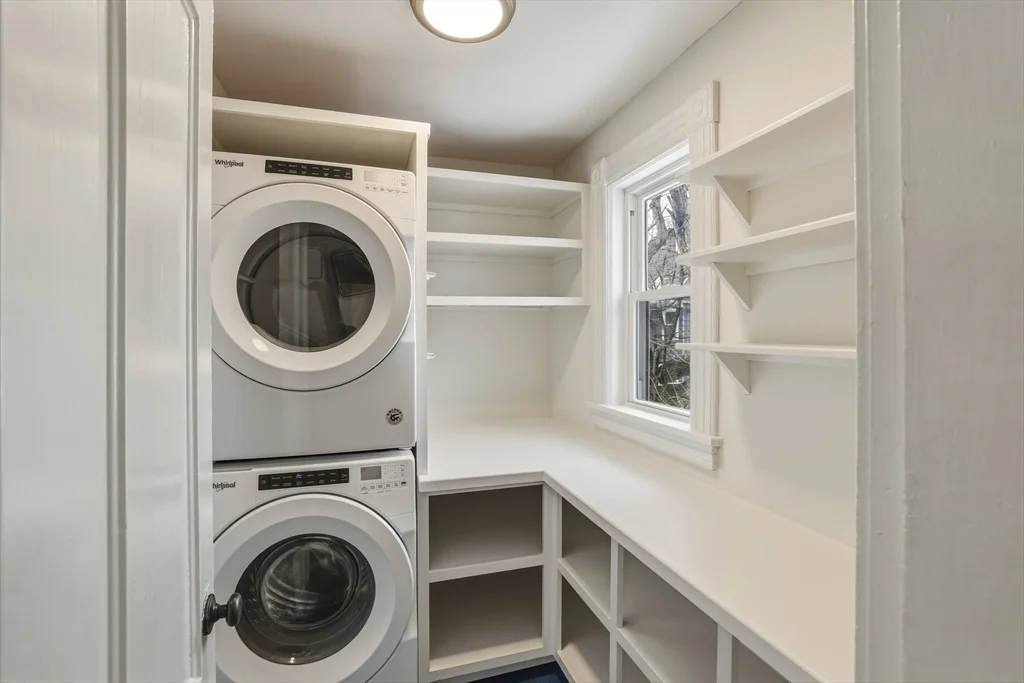 105 Nonotuck St, Holyoke