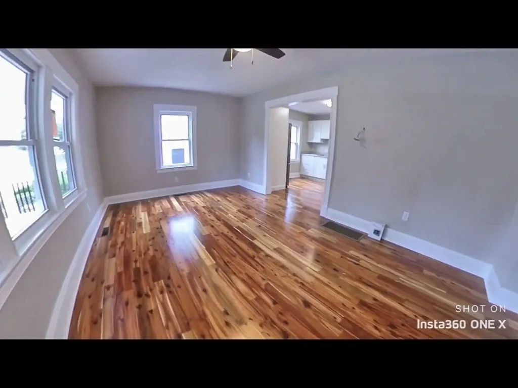 103 Lexington St, Auburndale