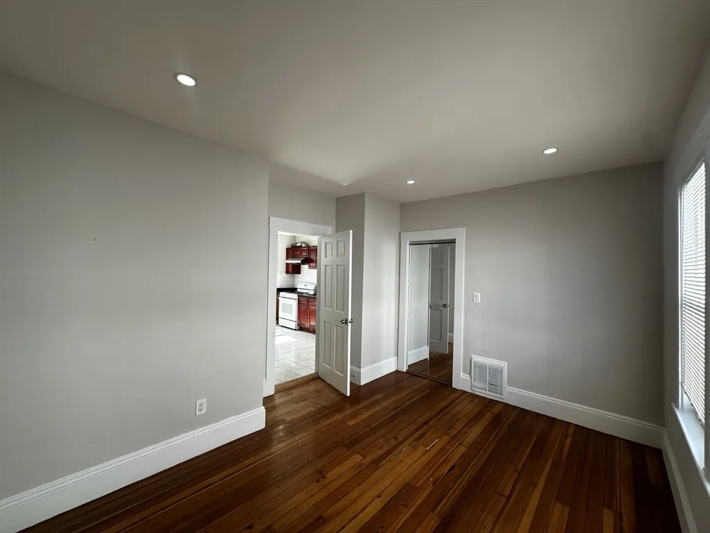 40 Sudan, Boston