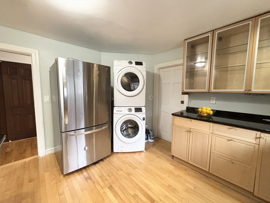 9 Reservoir Rd, Chestnut Hill