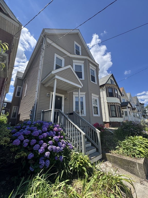 71 Harborview St, Dorchester