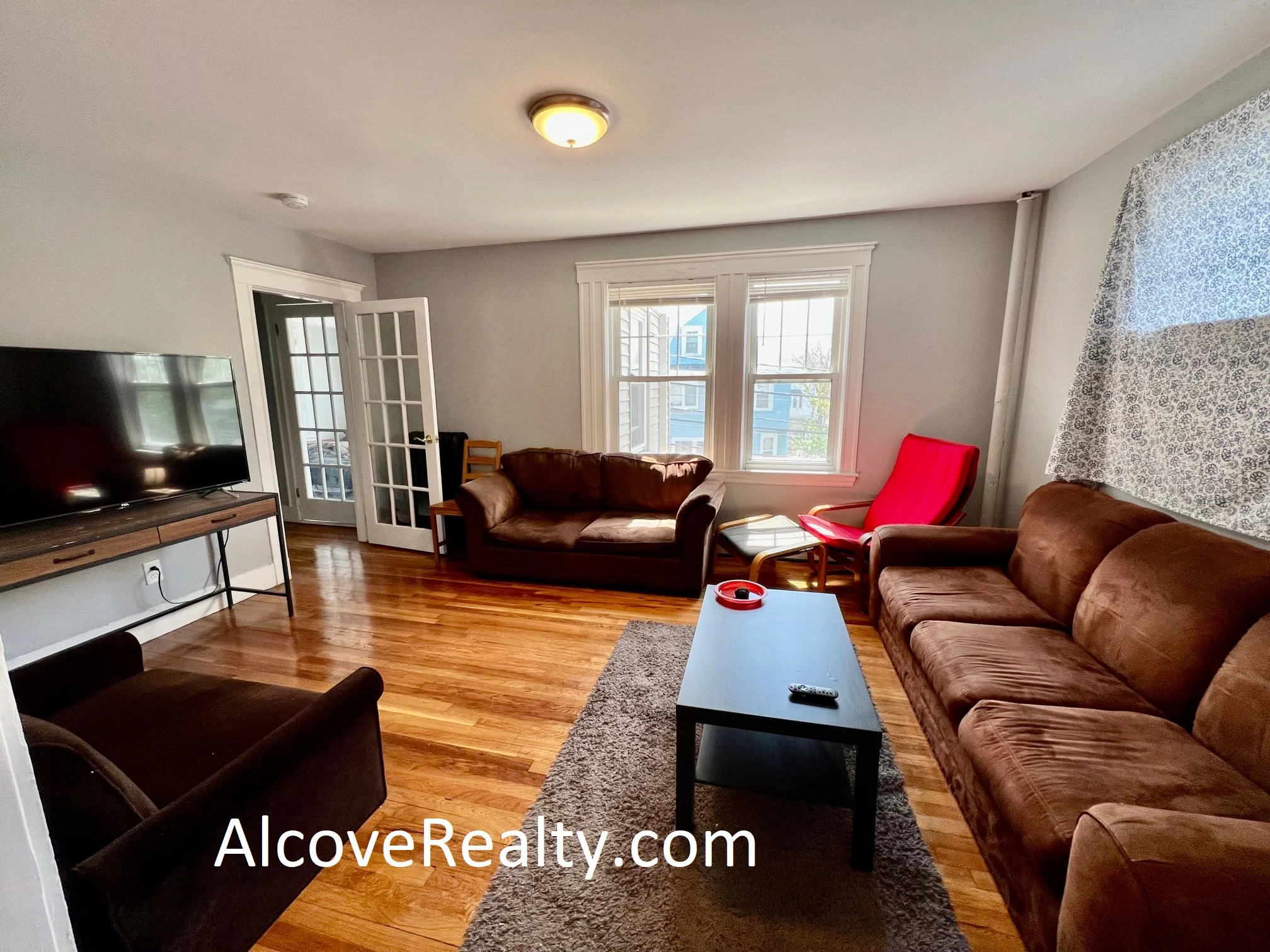 37 Sterling St, West Somerville