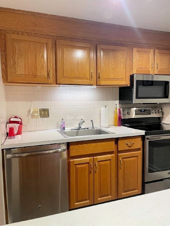 68 Main St, Stoneham