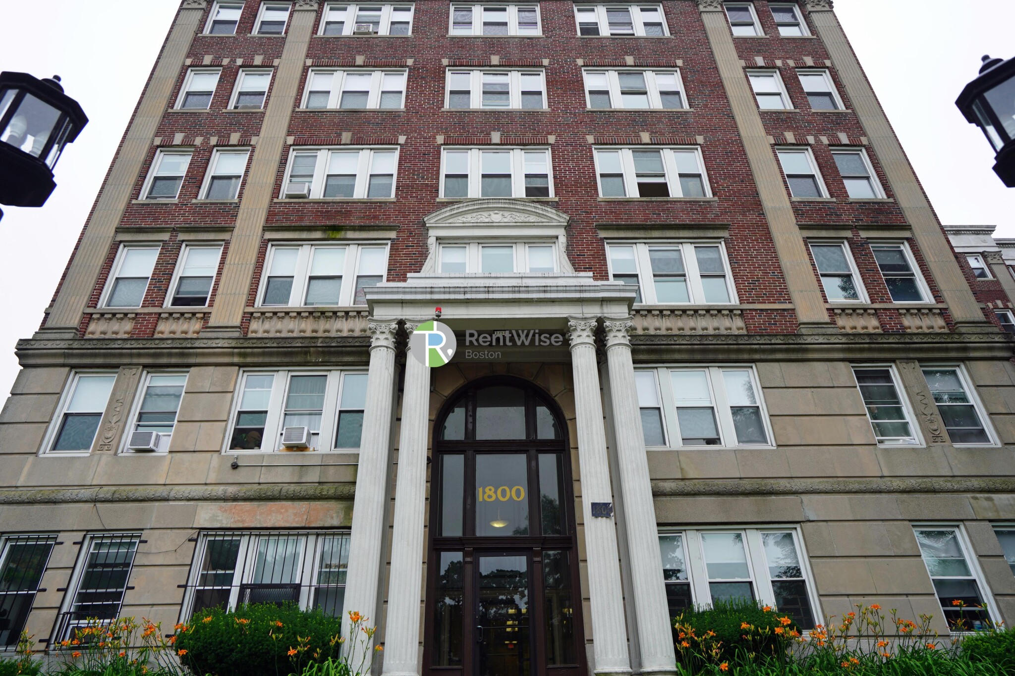 1800 Commonwealth Ave, Brighton