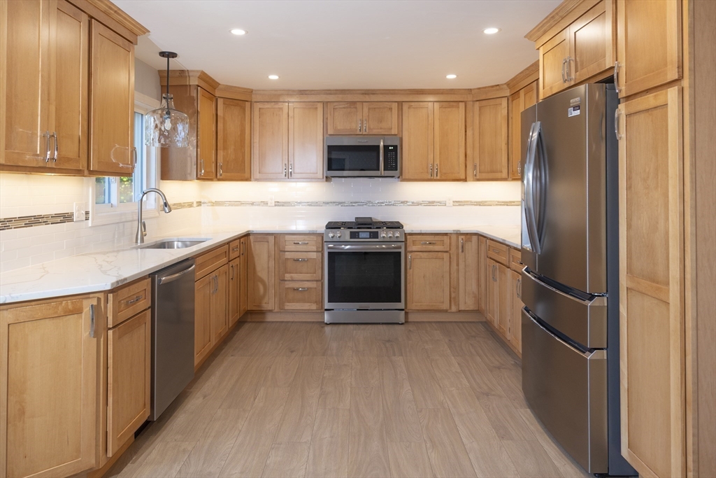 122 Leedham St, Attleboro