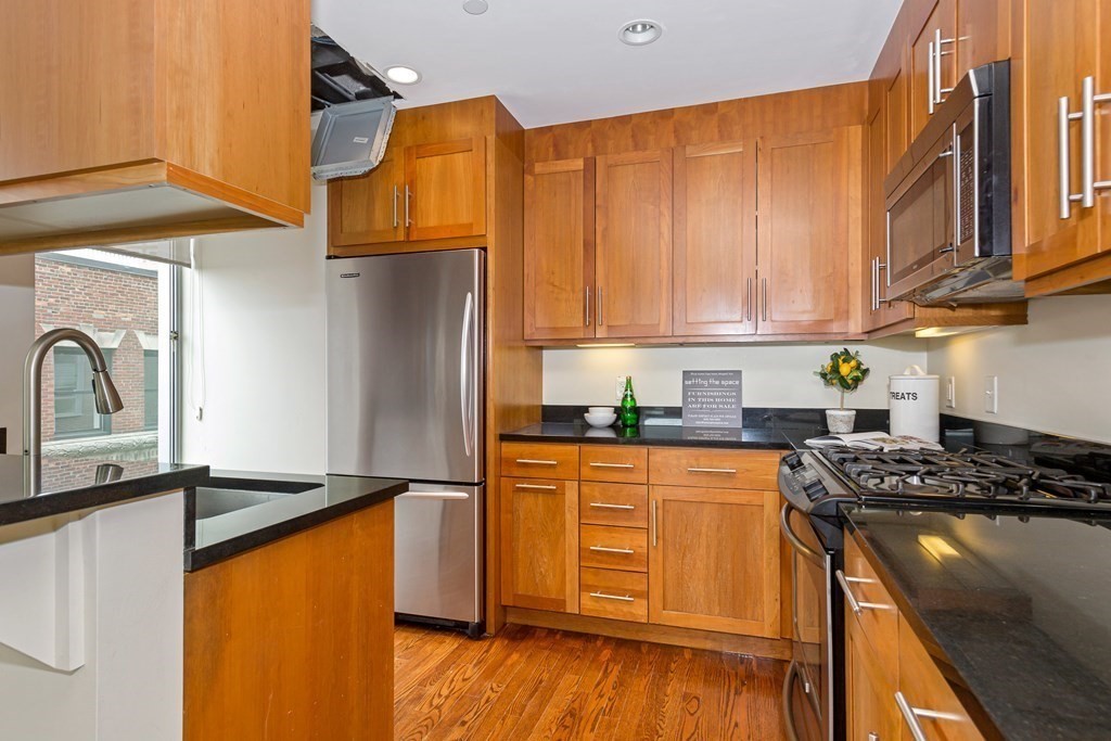 80 Broad, Waterfront