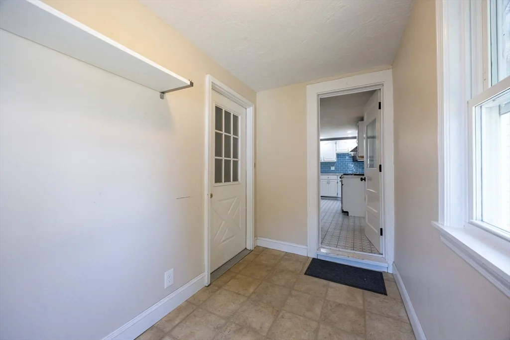 22 Suffolk Rd, Sharon