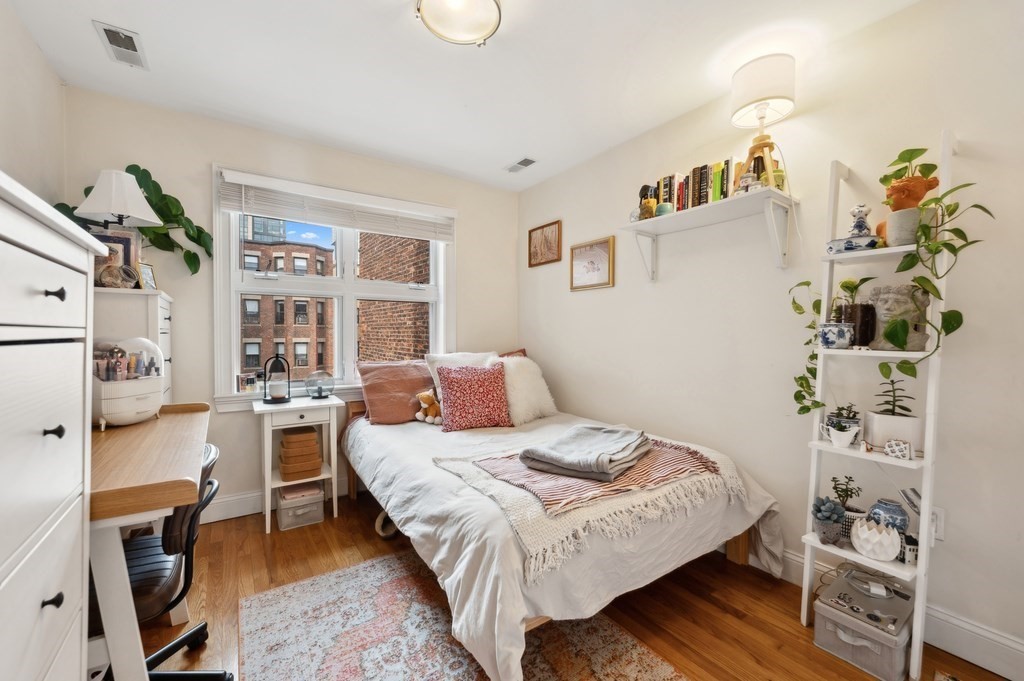 37 Queensberry, Fenway