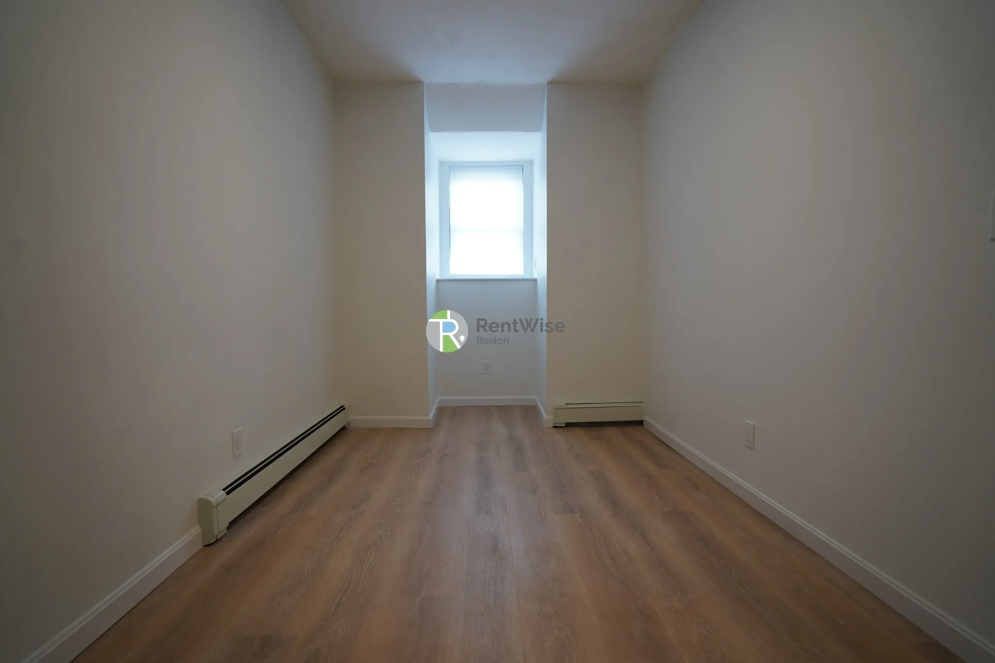 521 Massachusetts Ave, Roxbury