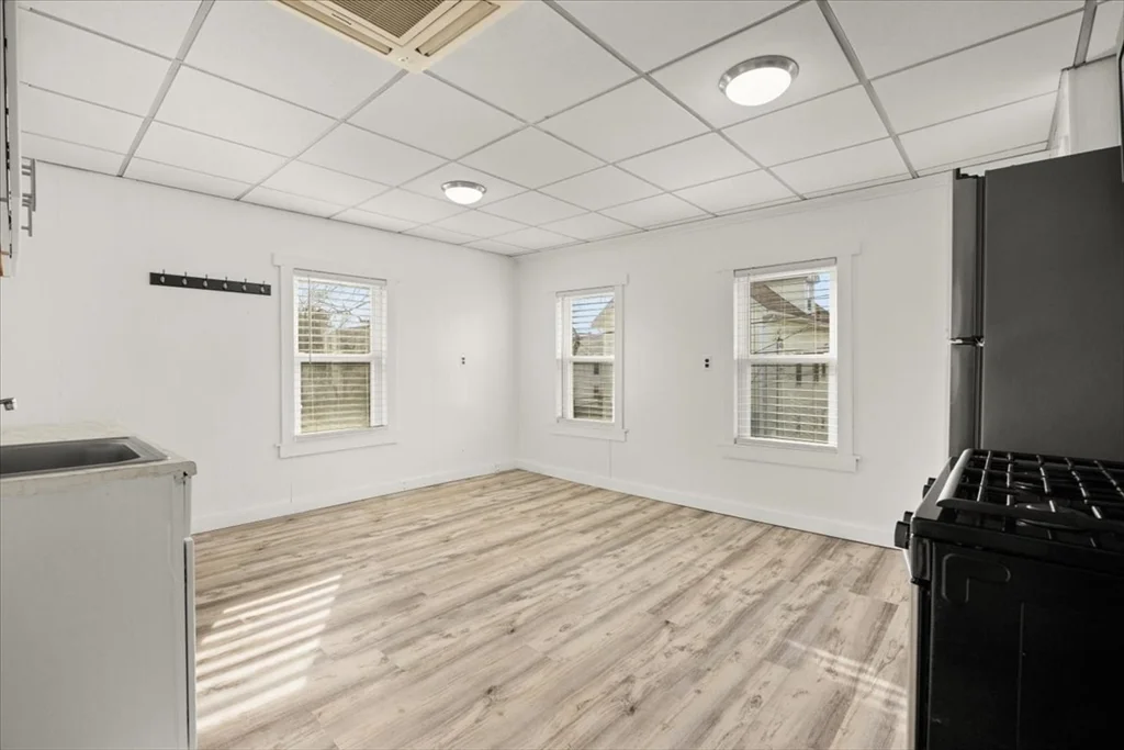 154 Summit St, Pawtucket