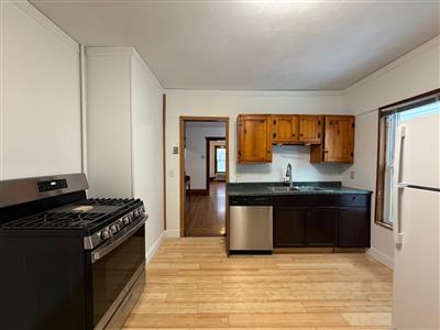 50 Simpson Ave, Tufts