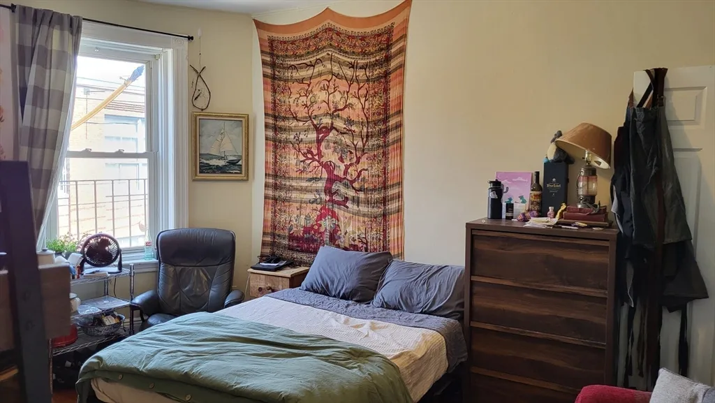 11 Linden St, Allston