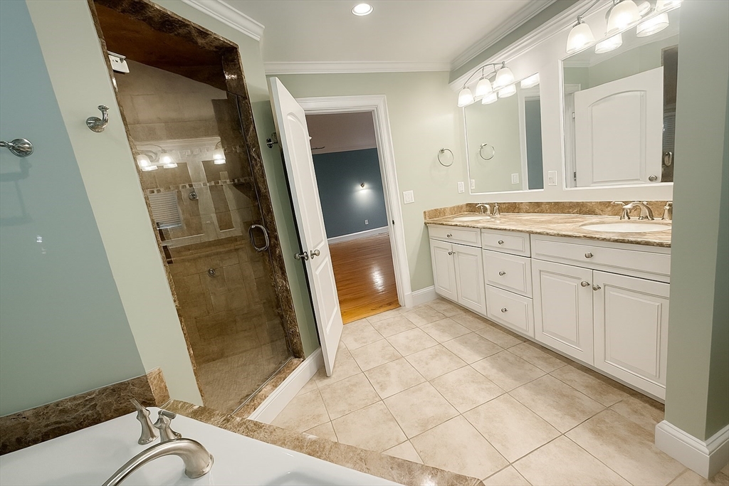 3 Myrna Rd, Lexington