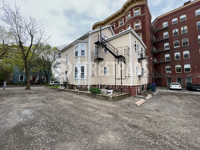 381 Harvard St, Mid-Cambridge