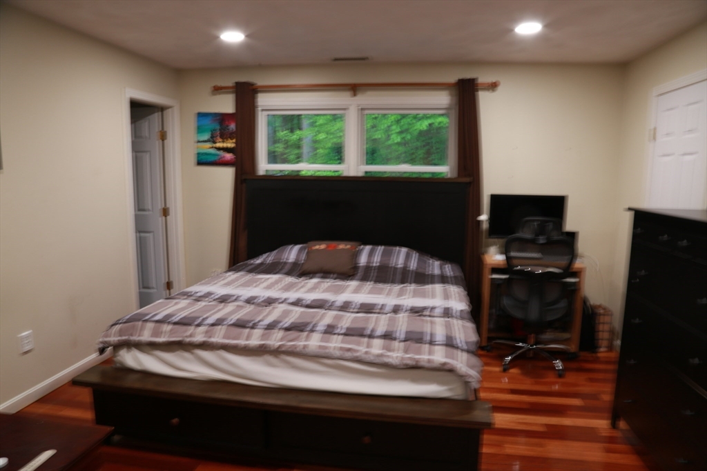 45 Winterberry Way, Bedford