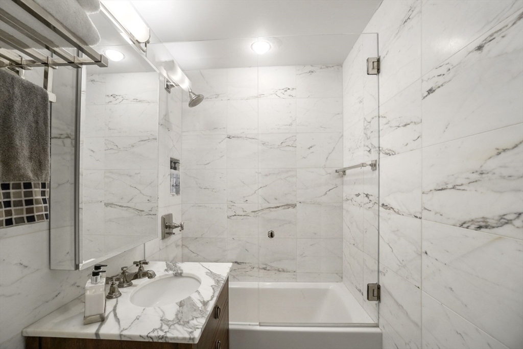 9 Willow St, Beacon Hill