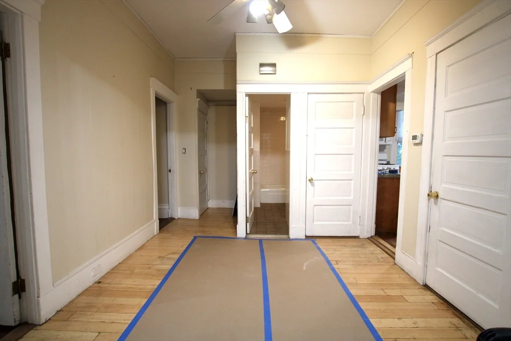 24 Saint James St, Newton