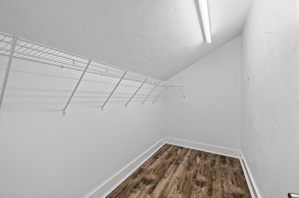 8 Beekman St, Fitchburg