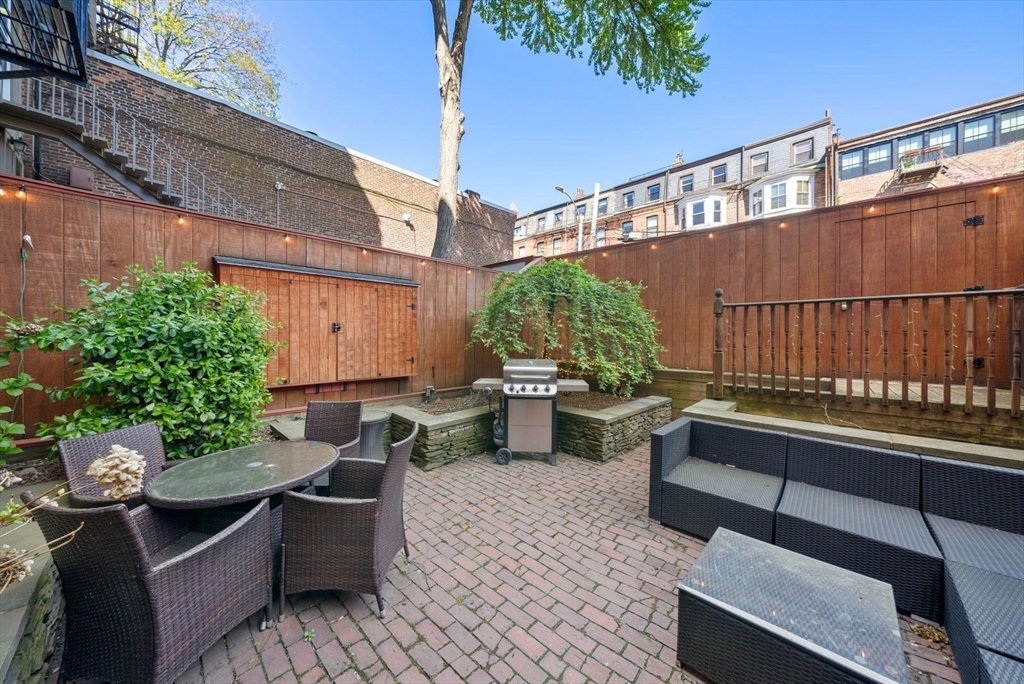 351 Marlborough St, Back Bay