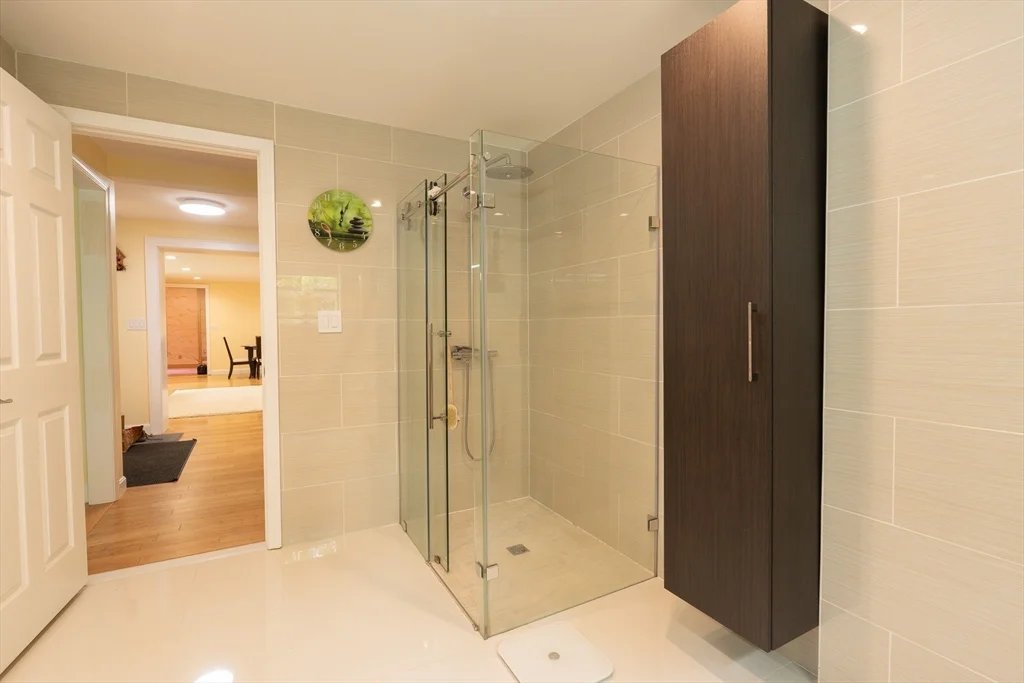 5 Fairview Rd, Canton