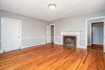 901 Main St, Leominster