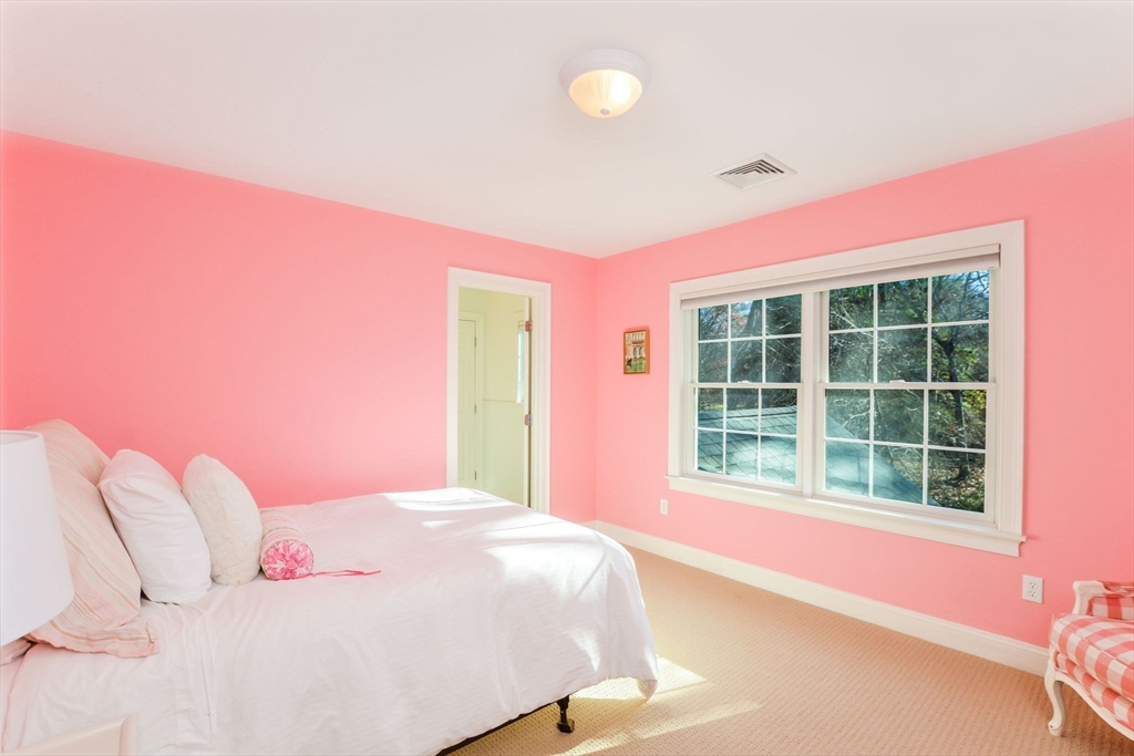 1 Puddingstone Ln, Acoaxet