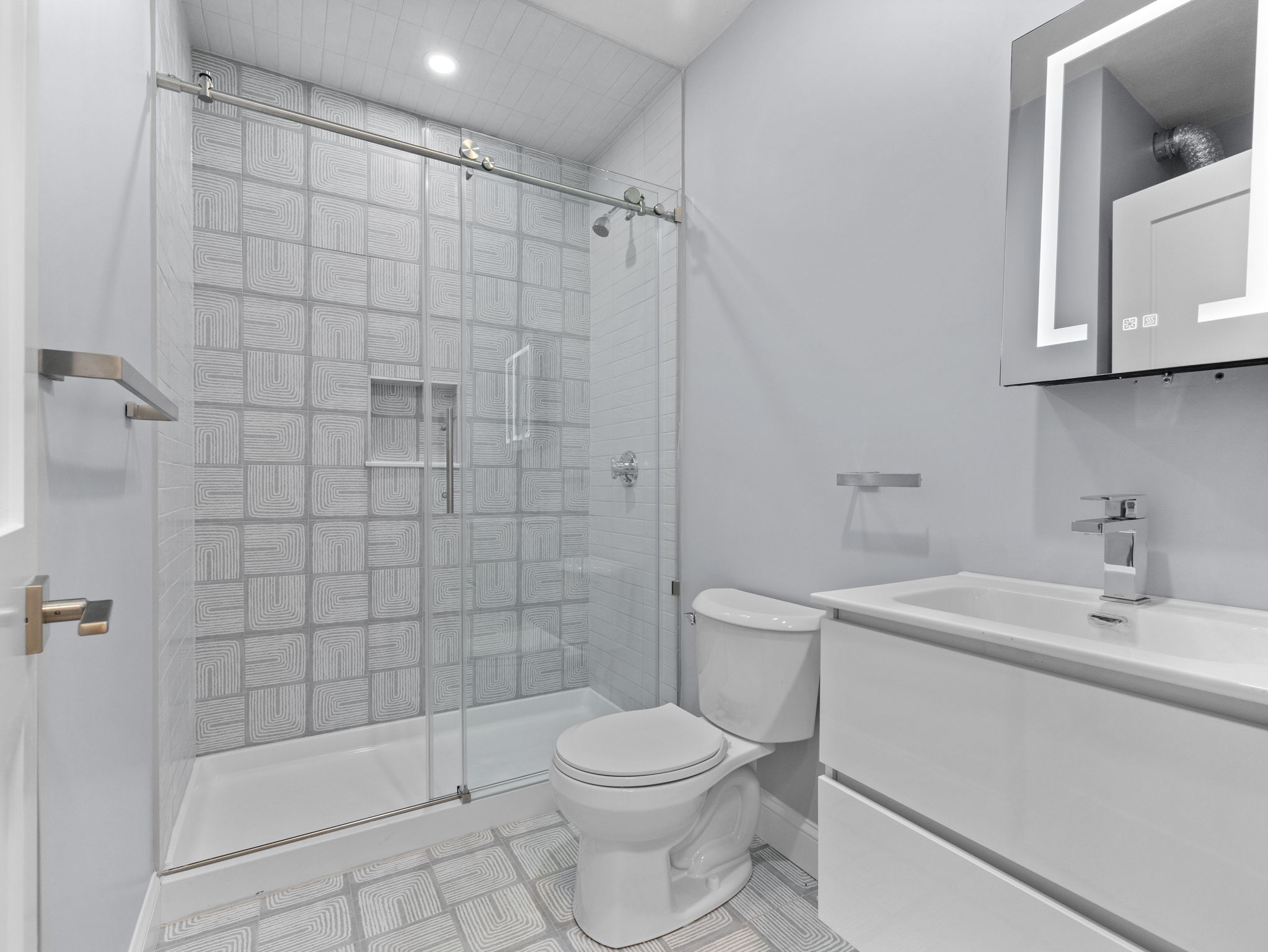 17 Tesla Ave, Medford