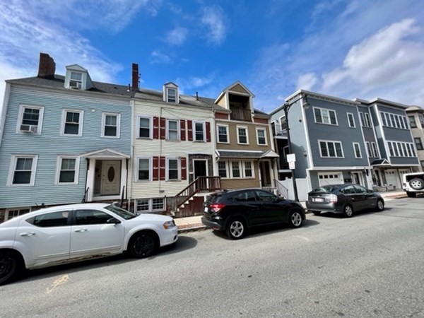 221 W 2nd St, South Boston