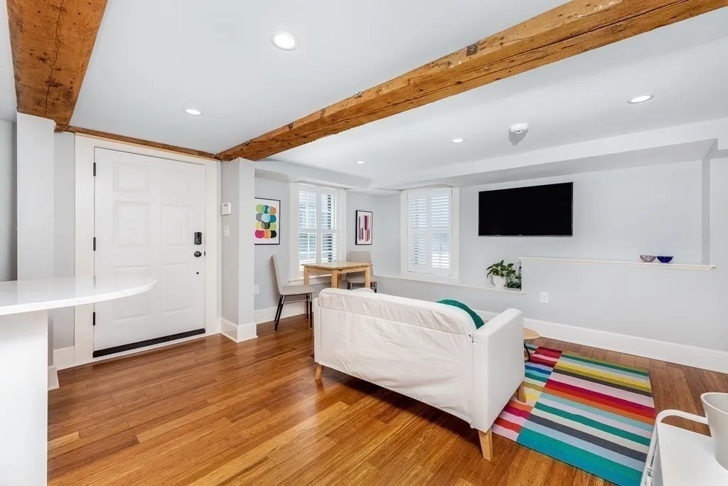 51 Washington, Marblehead