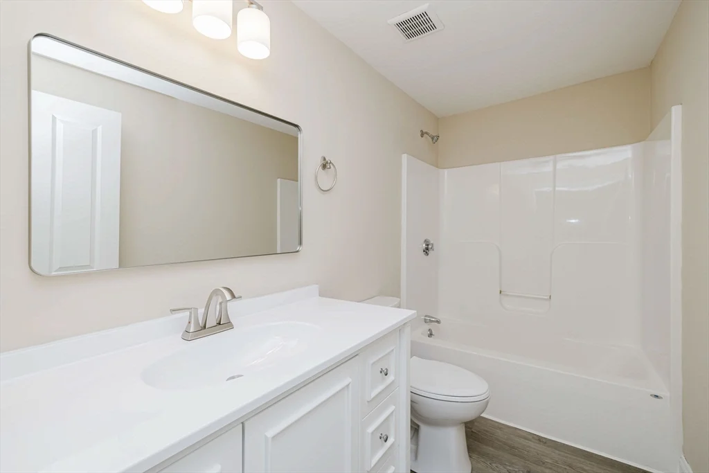 687 Washington St, Easton