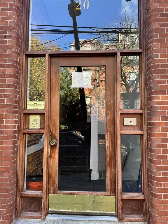 20 Linwood St, Roxbury