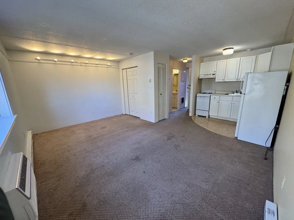 1691 Cambridge St, Mid-Cambridge