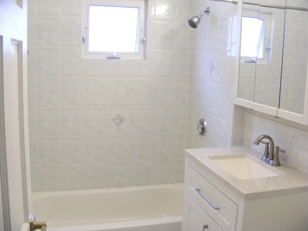 53 Marshall St, Medford