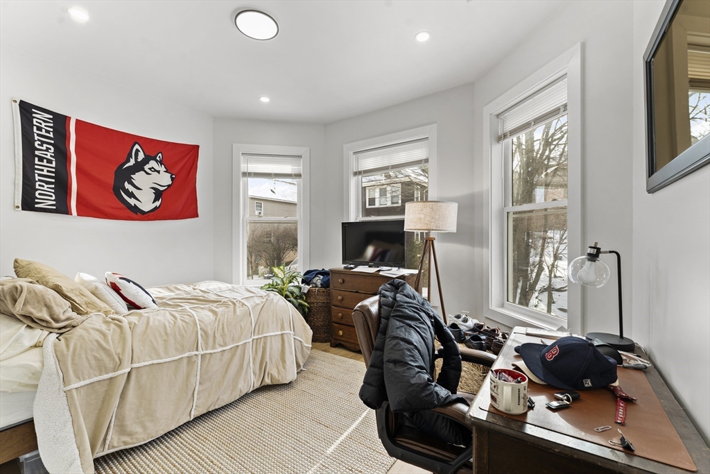 97 Hillside St, Mission Hill