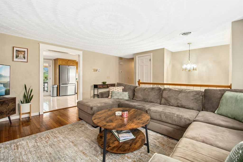 67 S Oxford Rd, Millbury