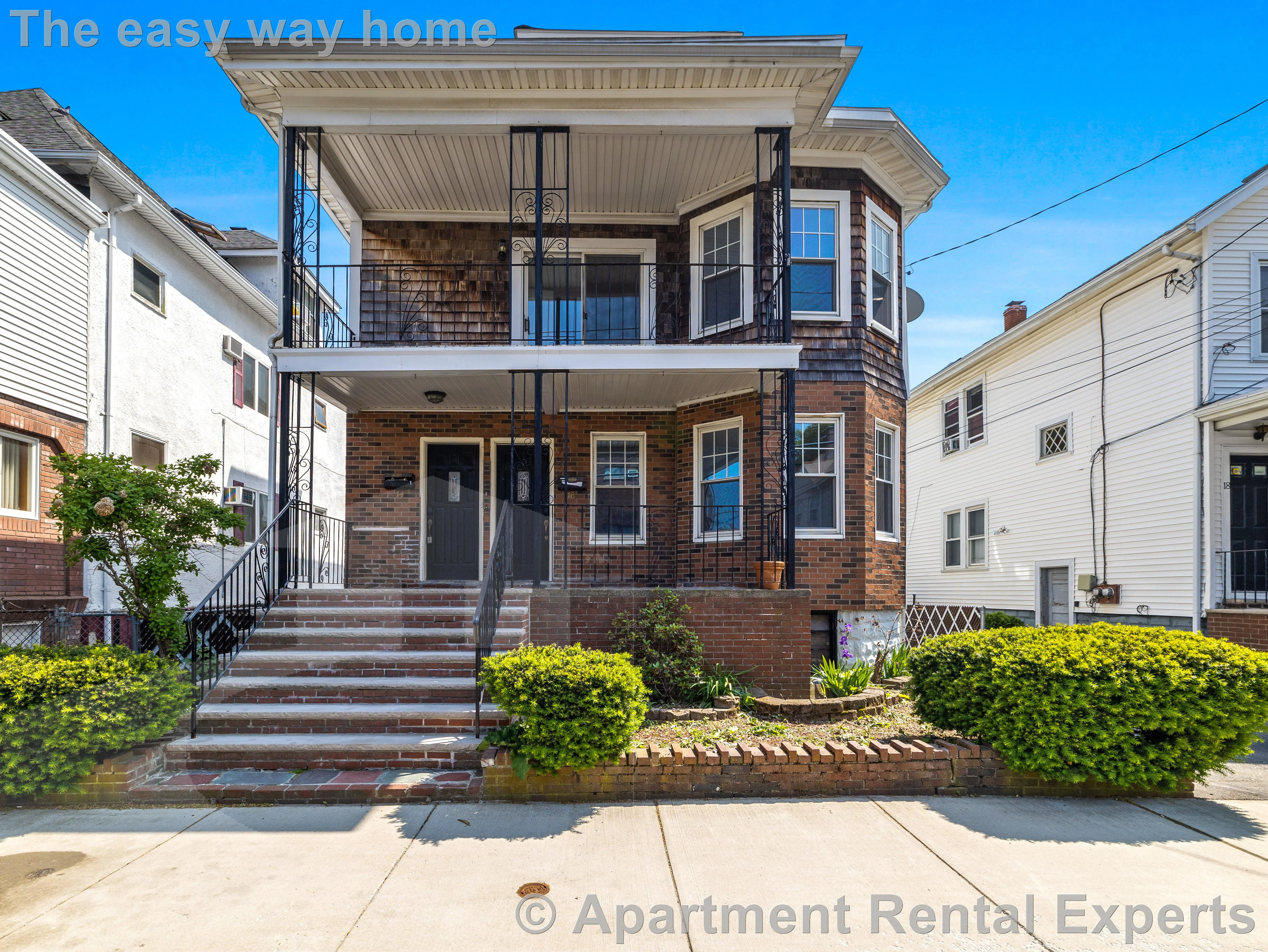 16 Windsor Rd, Tufts