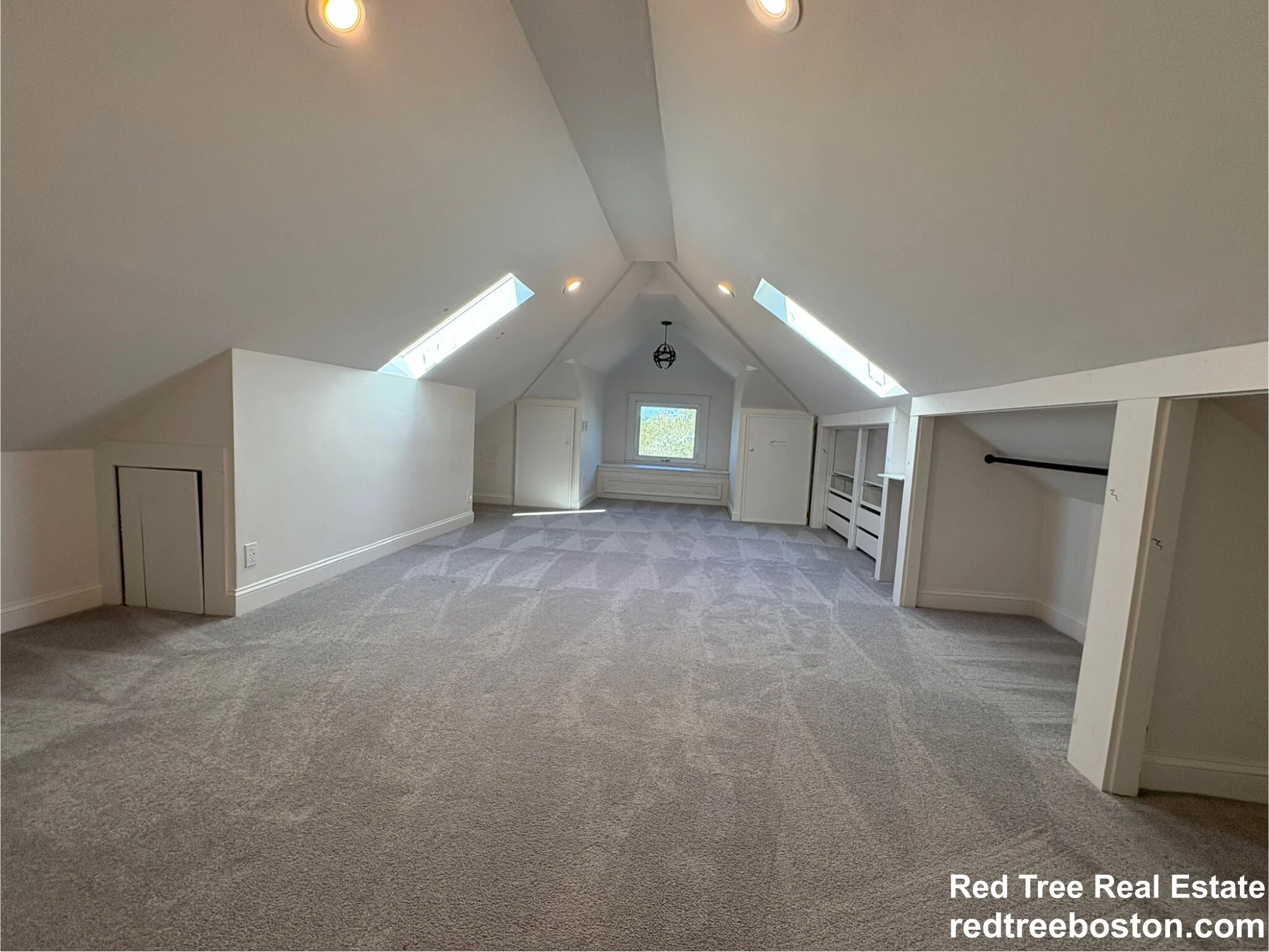 26 Garnet Rd, West Roxbury