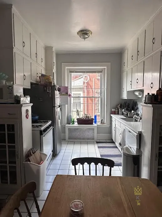 1569 Beacon St, Brookline