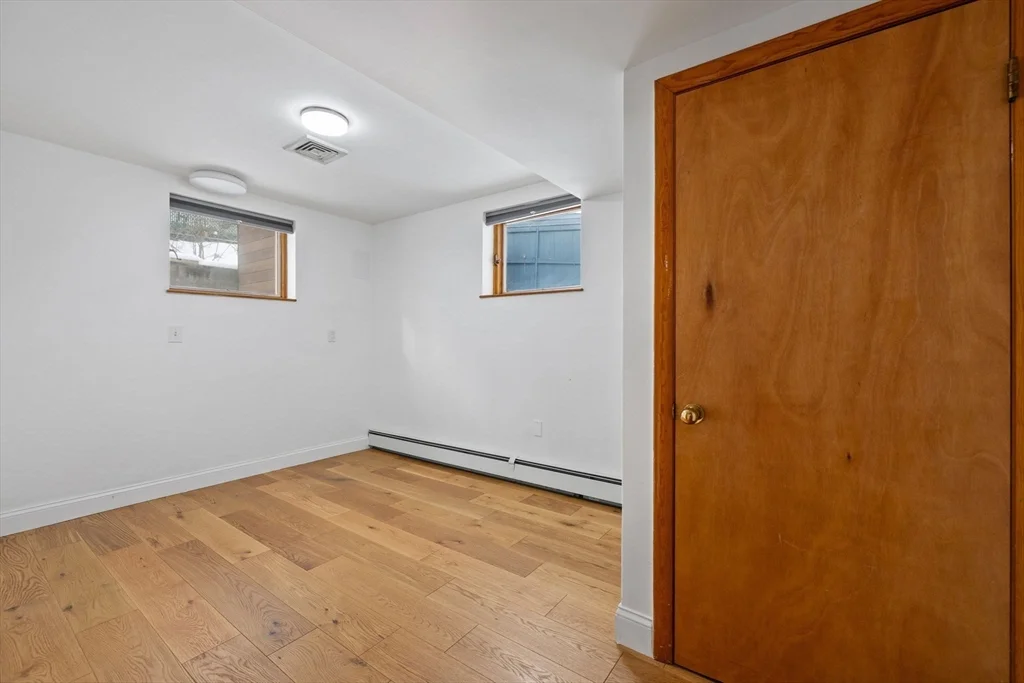 330 Cambridge St, Winchester